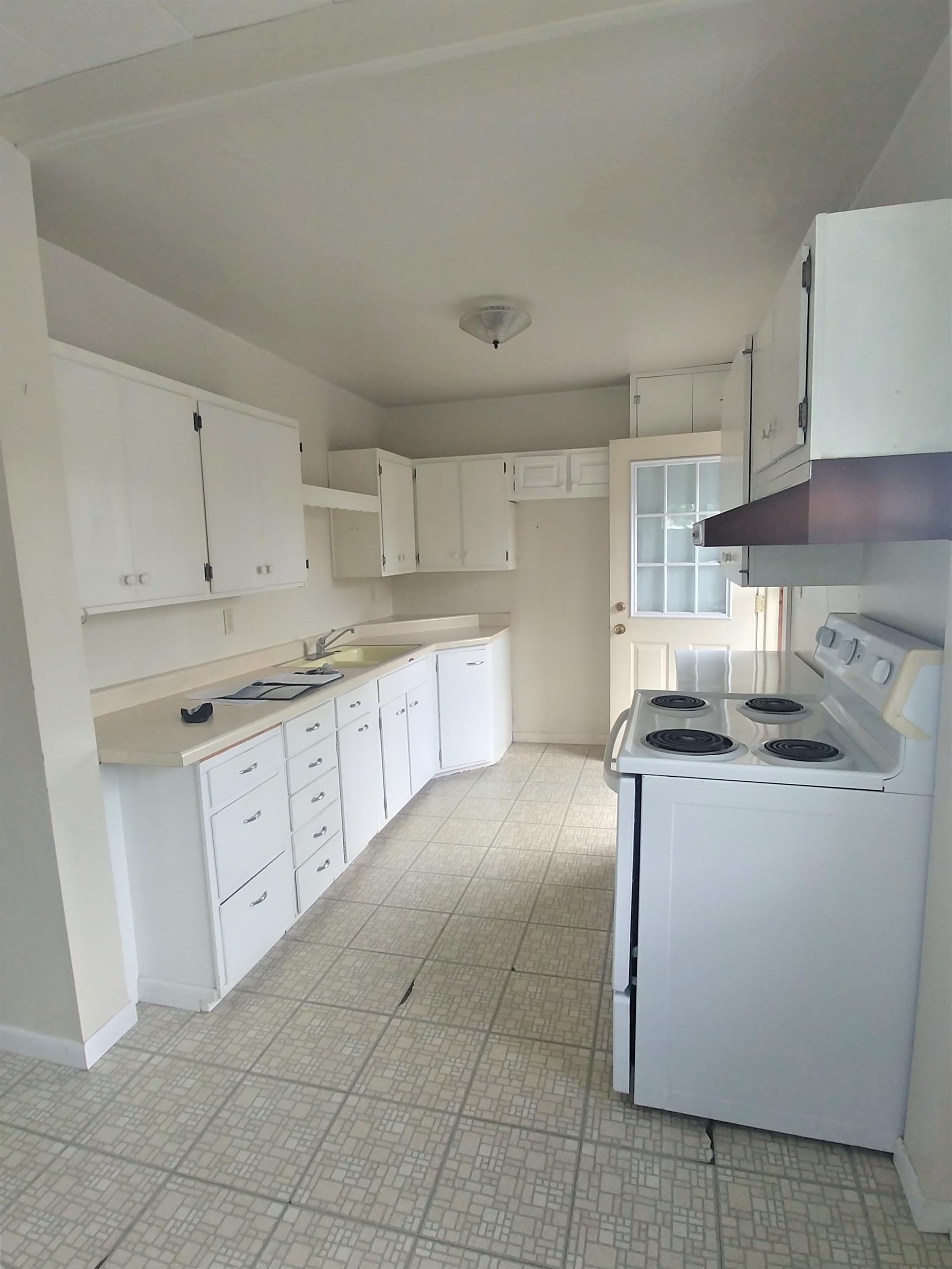 242 W Lincoln Ave - 2